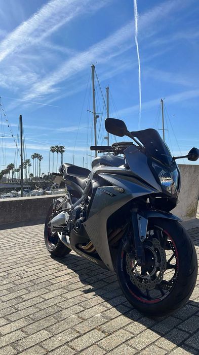 Honda CBR 650F (2017) – Como nova | 13.000 km | Vários Extras