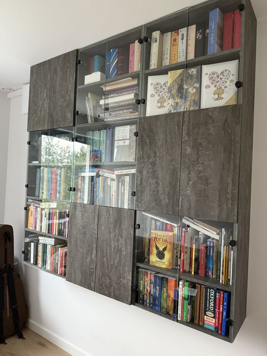 Wielofunkcyjna biblioteczka na książki z szafką na komputer