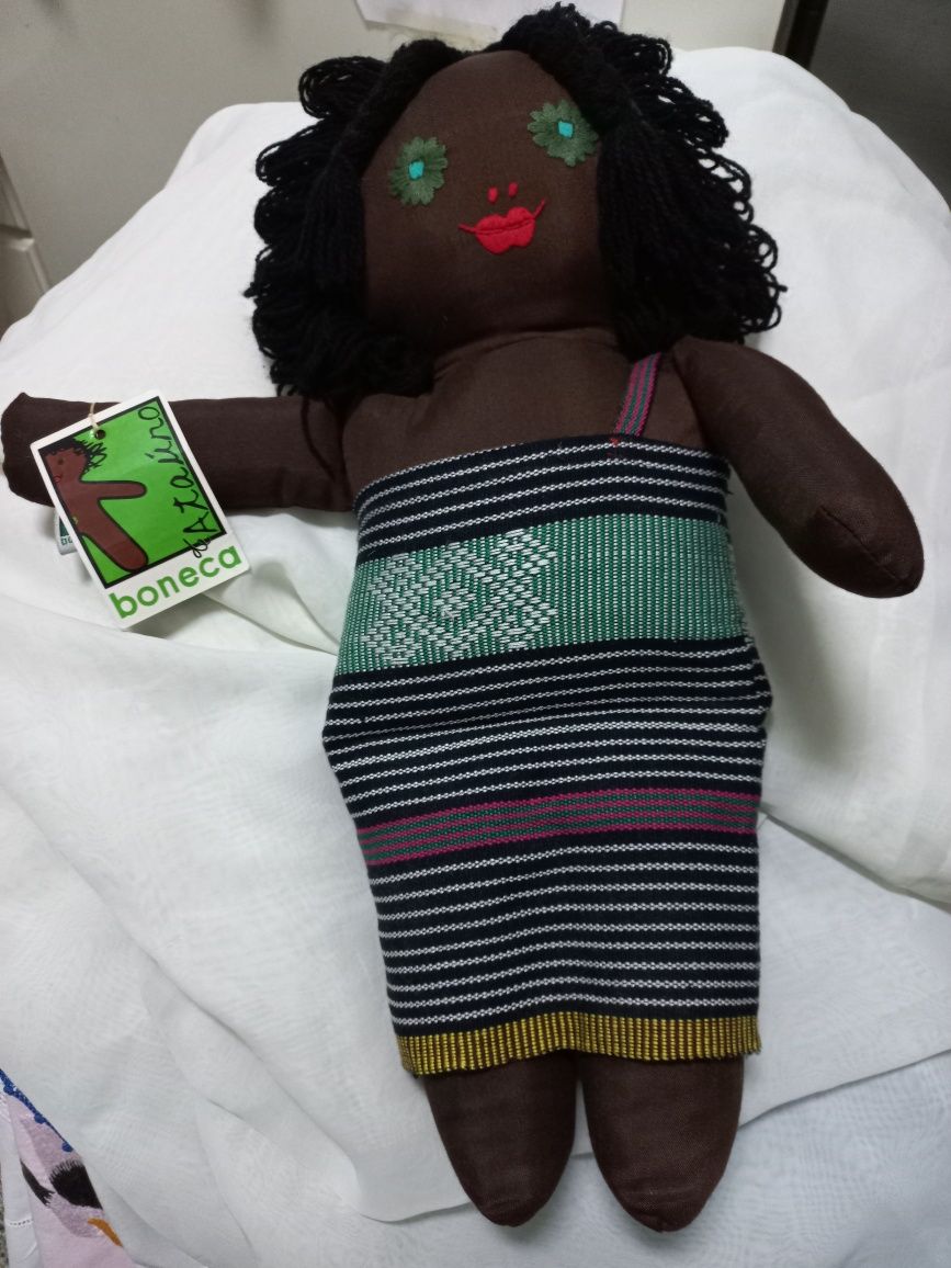 Boneca nova típica da ilha de Ataúro - Timor-Leste