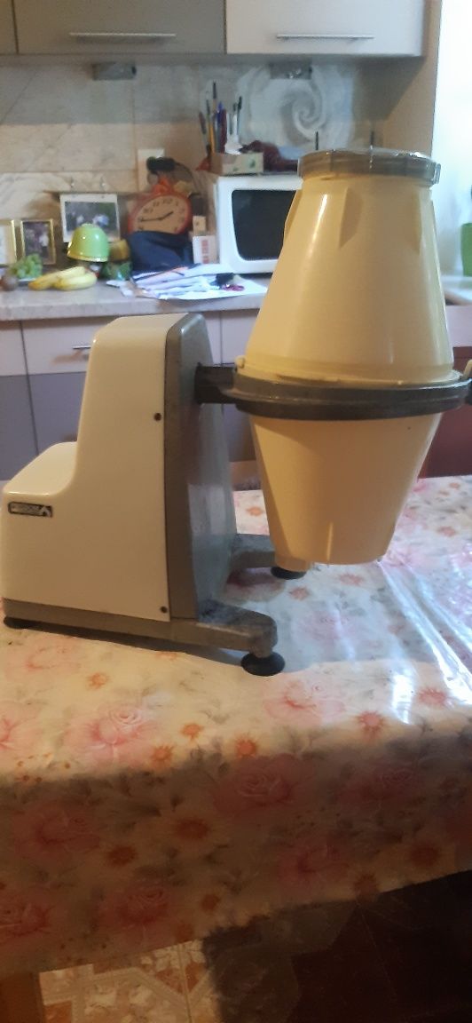 Sprzedam maselnicę elektryczną
