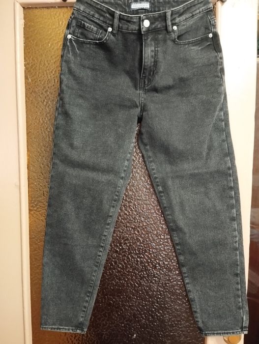 Продам женские джинсы момы
