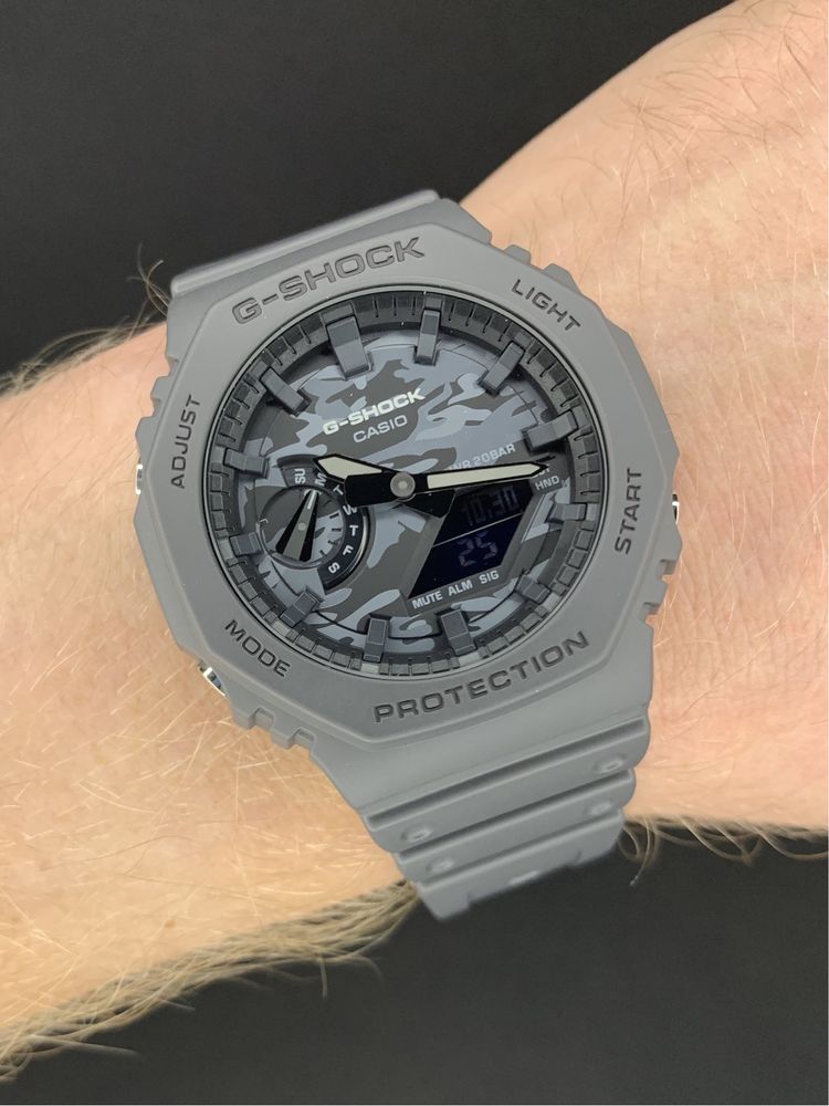 Годинник чоловічий Casio G-Shock GA-2100CA-8A Оригінал Гарантія