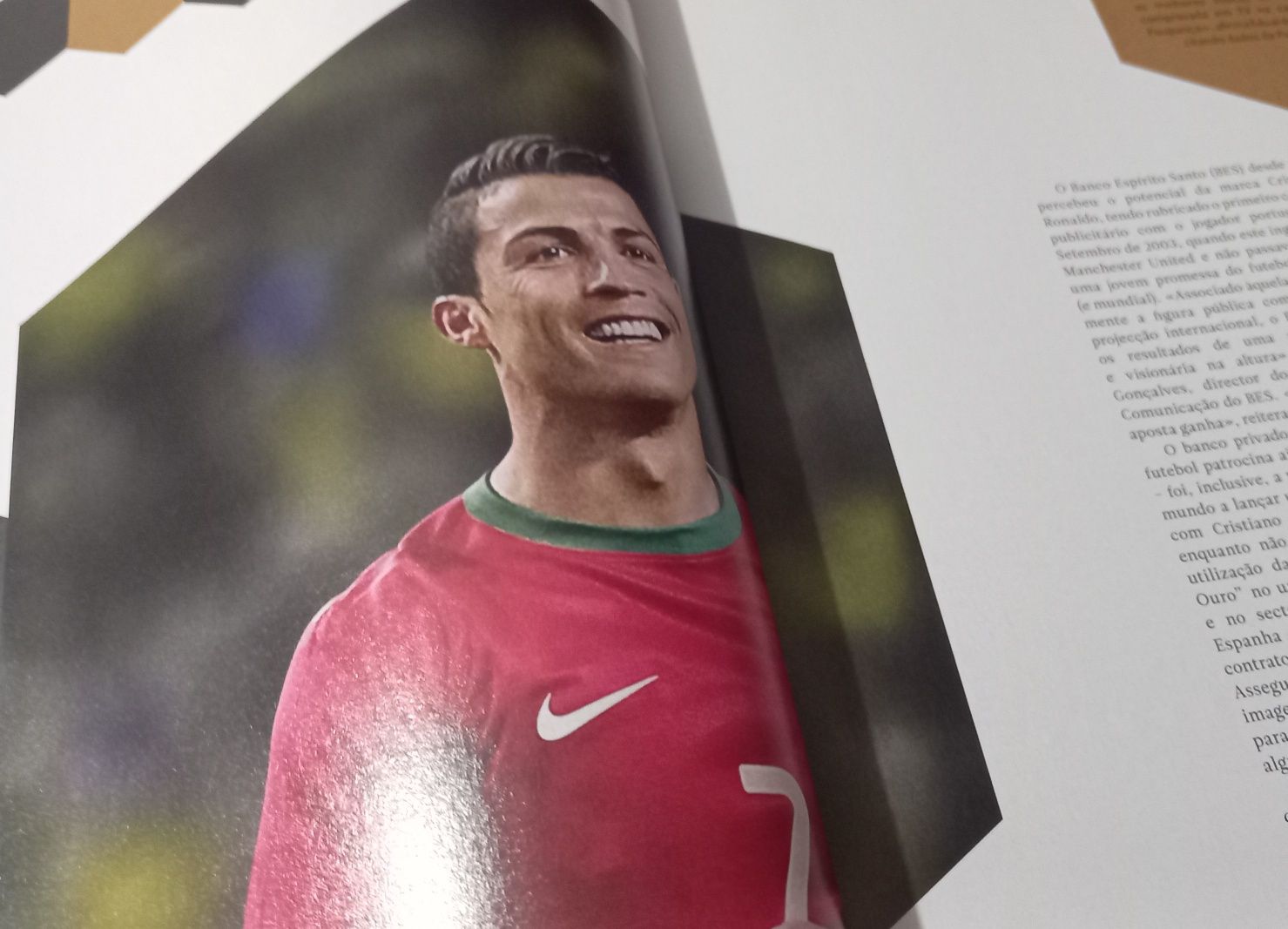 Cristiano Ronaldo 2014 a marca em capa, revista e conteúdos