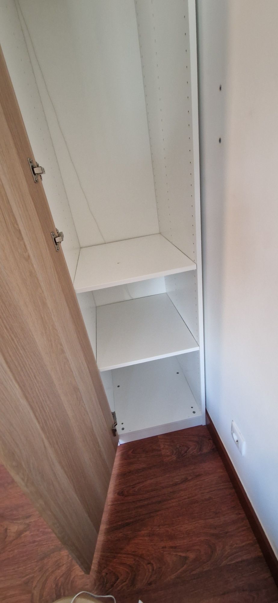Módulo pax roupeiro ikea