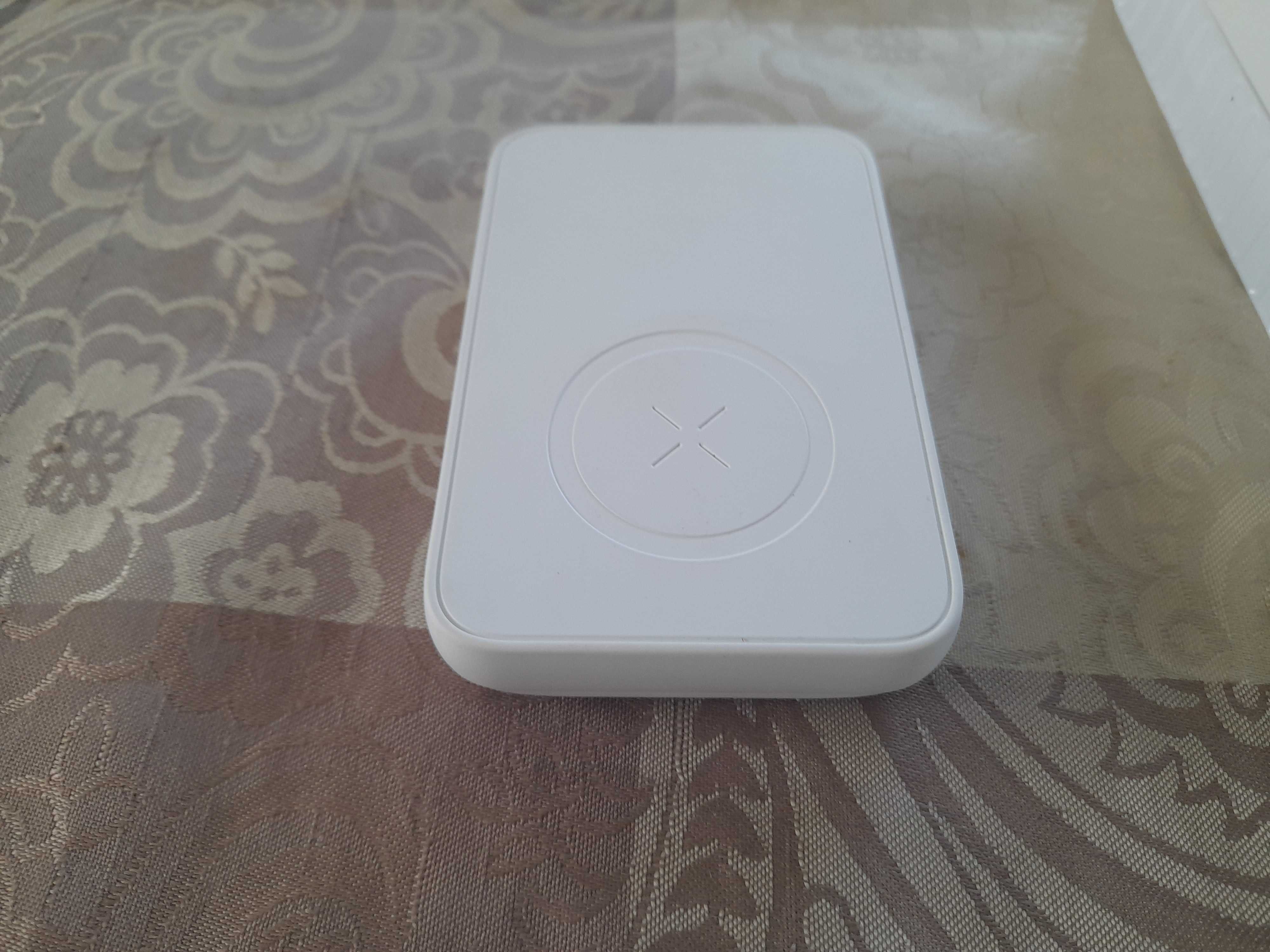 Powerbank FW32 10 tyś mAh biały