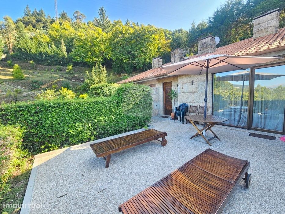 Moradia Geminada Em Pedra No Gerês C/Piscina