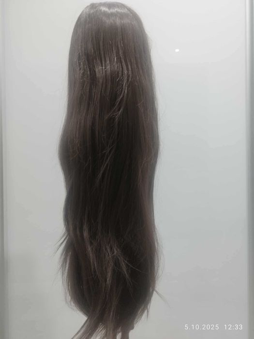 Peruka Vebonny. Widoczna na zdjęciu jest peruka typu lace front