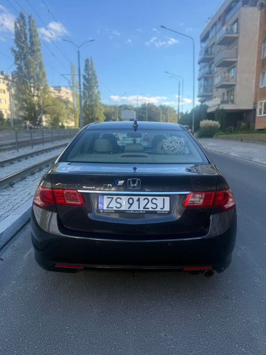 Honda Accord VIII executive 2.0 benzyna OC i przegląd 22.11.2026