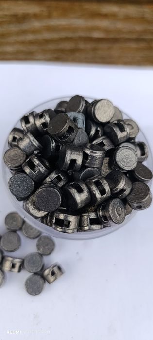 Продам свиецеві пломби.