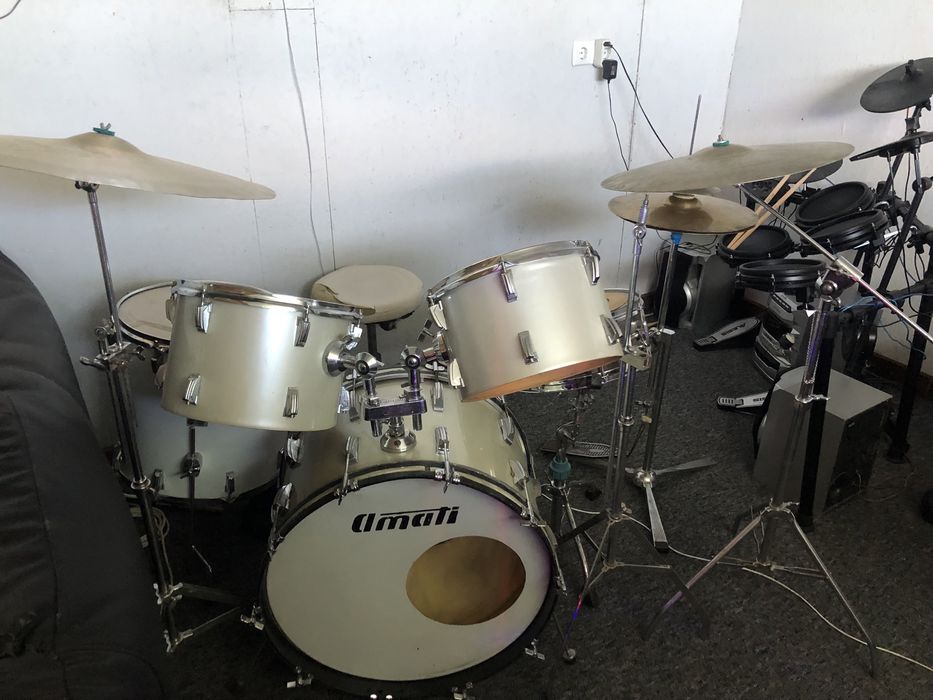 Ударна установка Amati