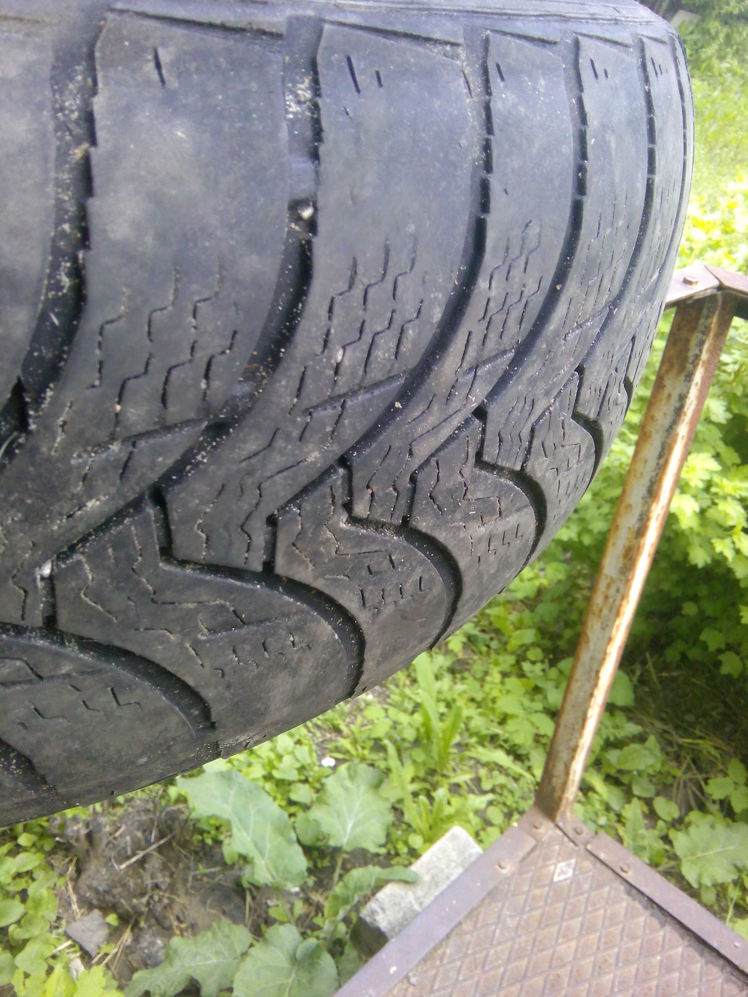 Продам б/у зимнюю шину 215/65R16 "Prеmiorri"