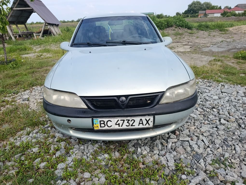 Продам вектру б гарний стан