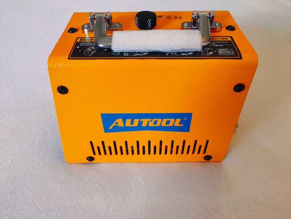 Dymiarka do samochodu, tester szczelności. Płyn w opcji.