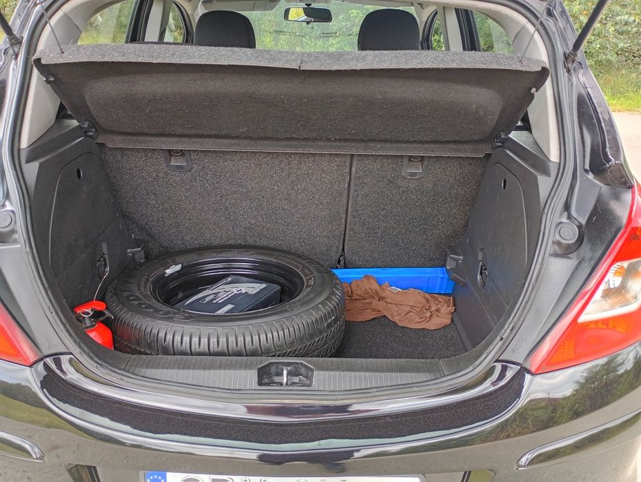 Sprzedam ładną Corsę z gazem