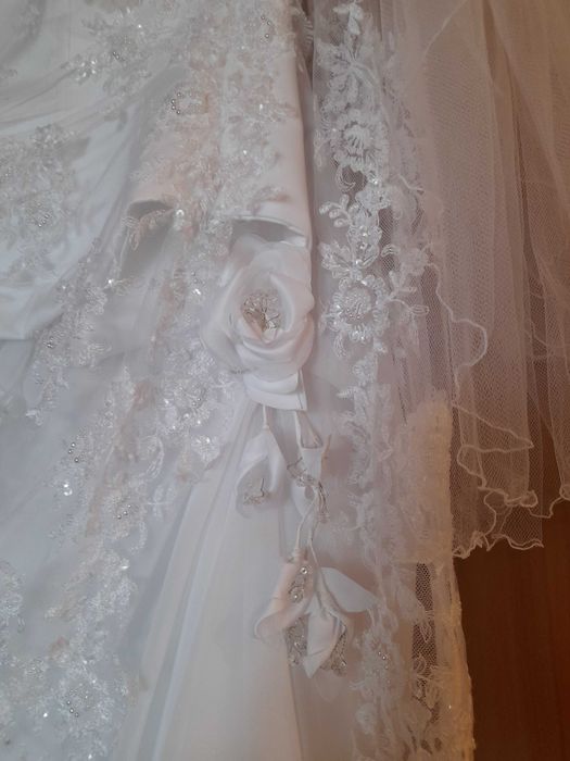 Suknia ślubna biała, bolerko, welon r.36