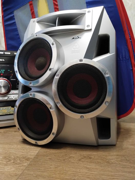 Потужний муз центр 1000 Вт ( Блютуз - AUX ) Сабвуферы в колонках