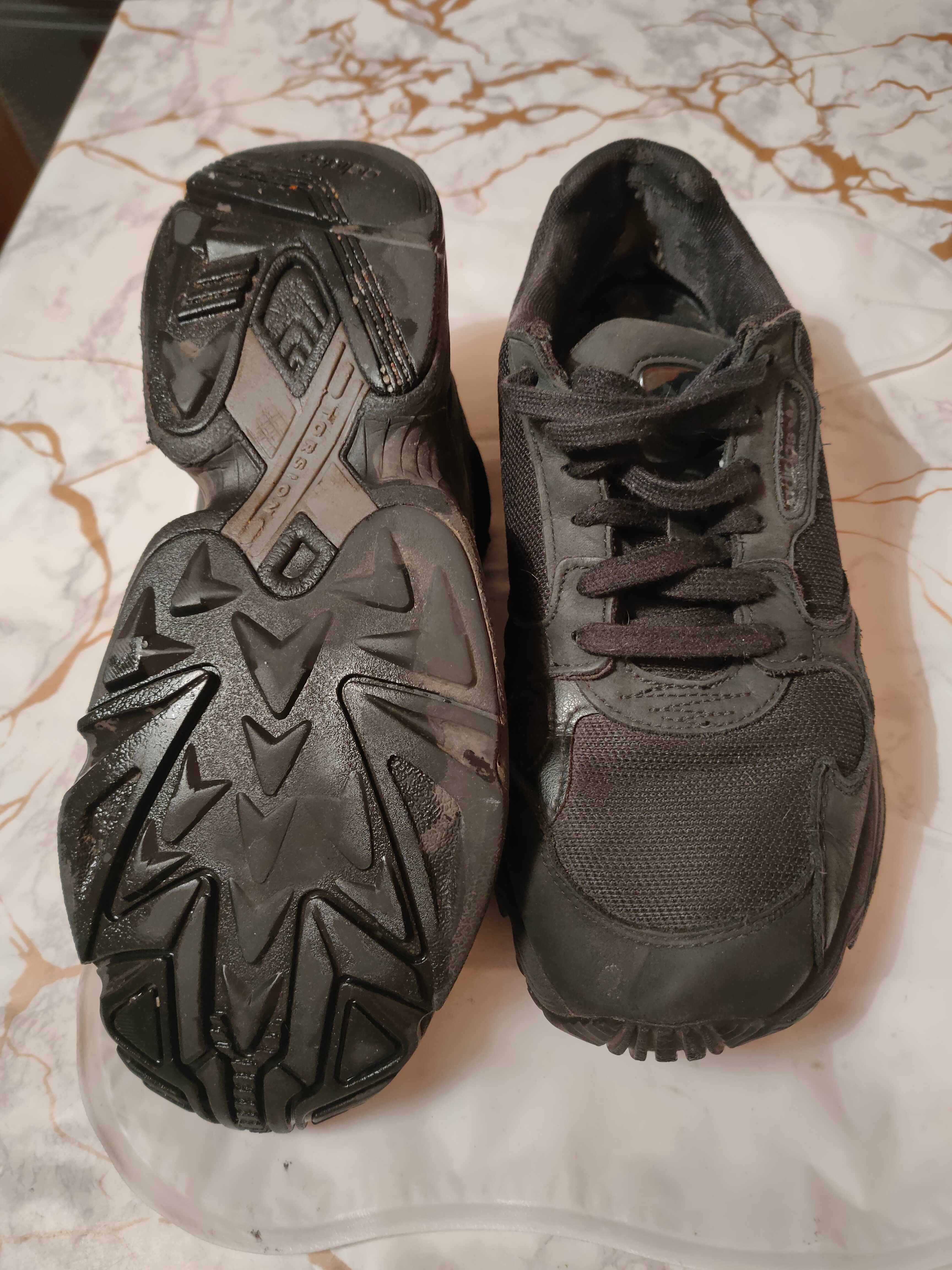 Кроссовки Adidas Torsion,разм.42,в хорошем состоянии.
