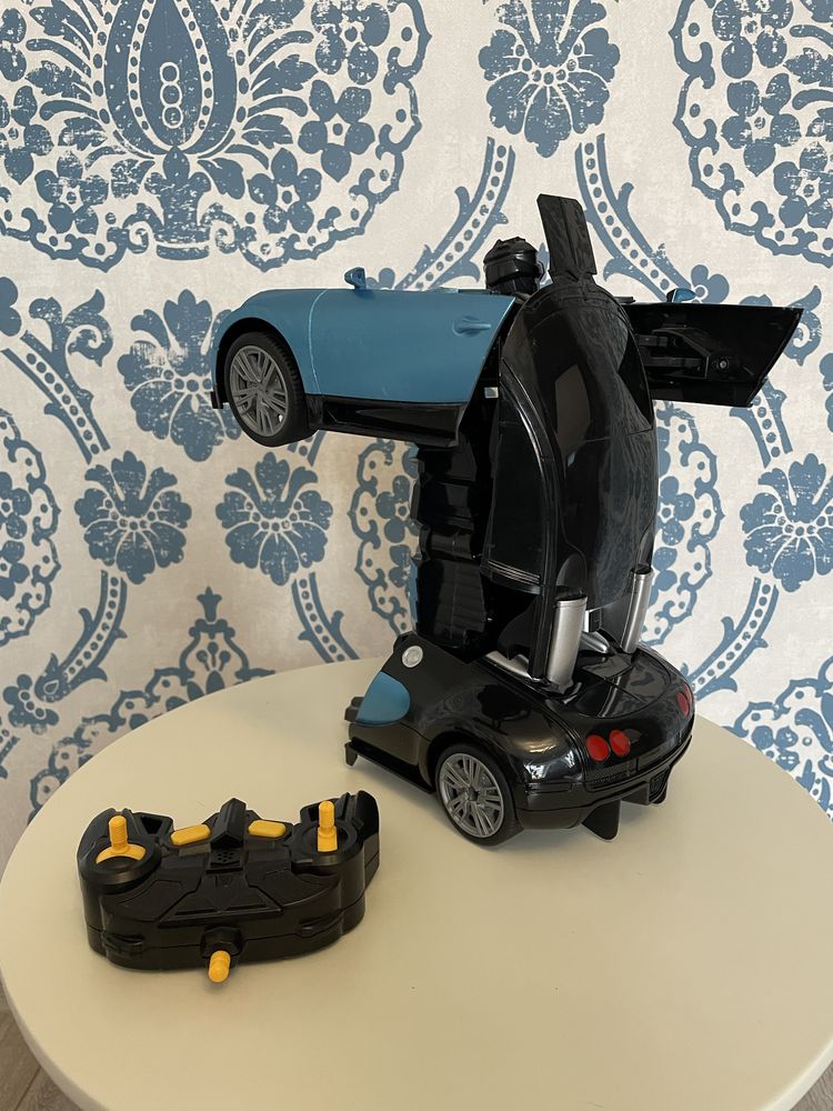 Машина-трансформер на радіокеруванні 2-в-1 Bugatti Robot Car