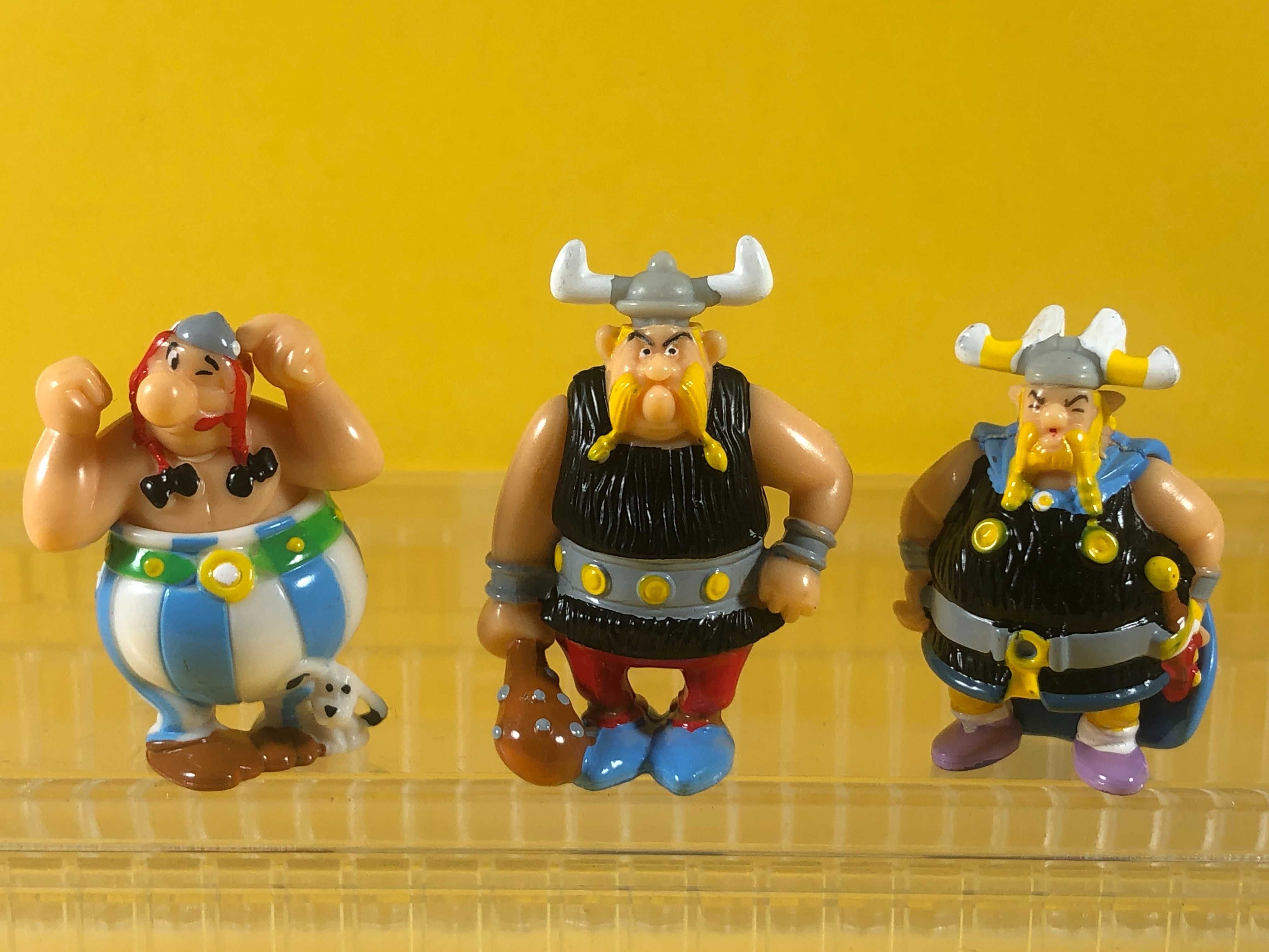 Kinder figurki ostatnie z serii : Asterix i Wikingowie + kart. 2006 r.