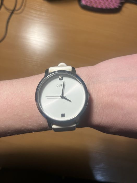 Жіночий годинник Guess б/у