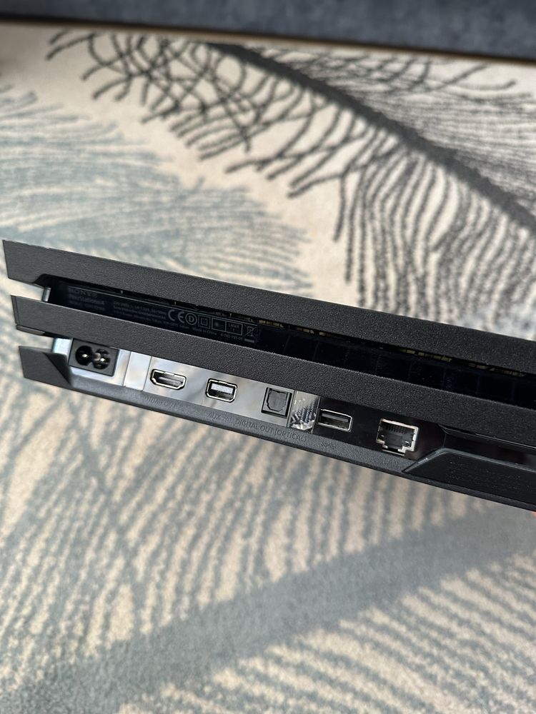Playstation 4 PRO; 1TB