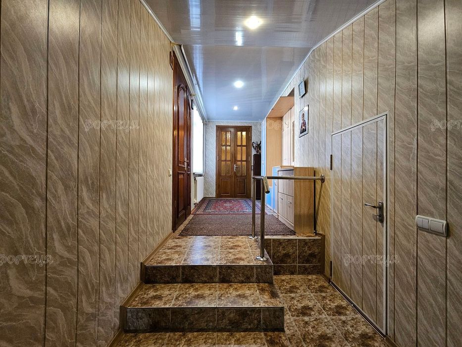 Продаж житлового будинку у Підгородному, поруч  школа