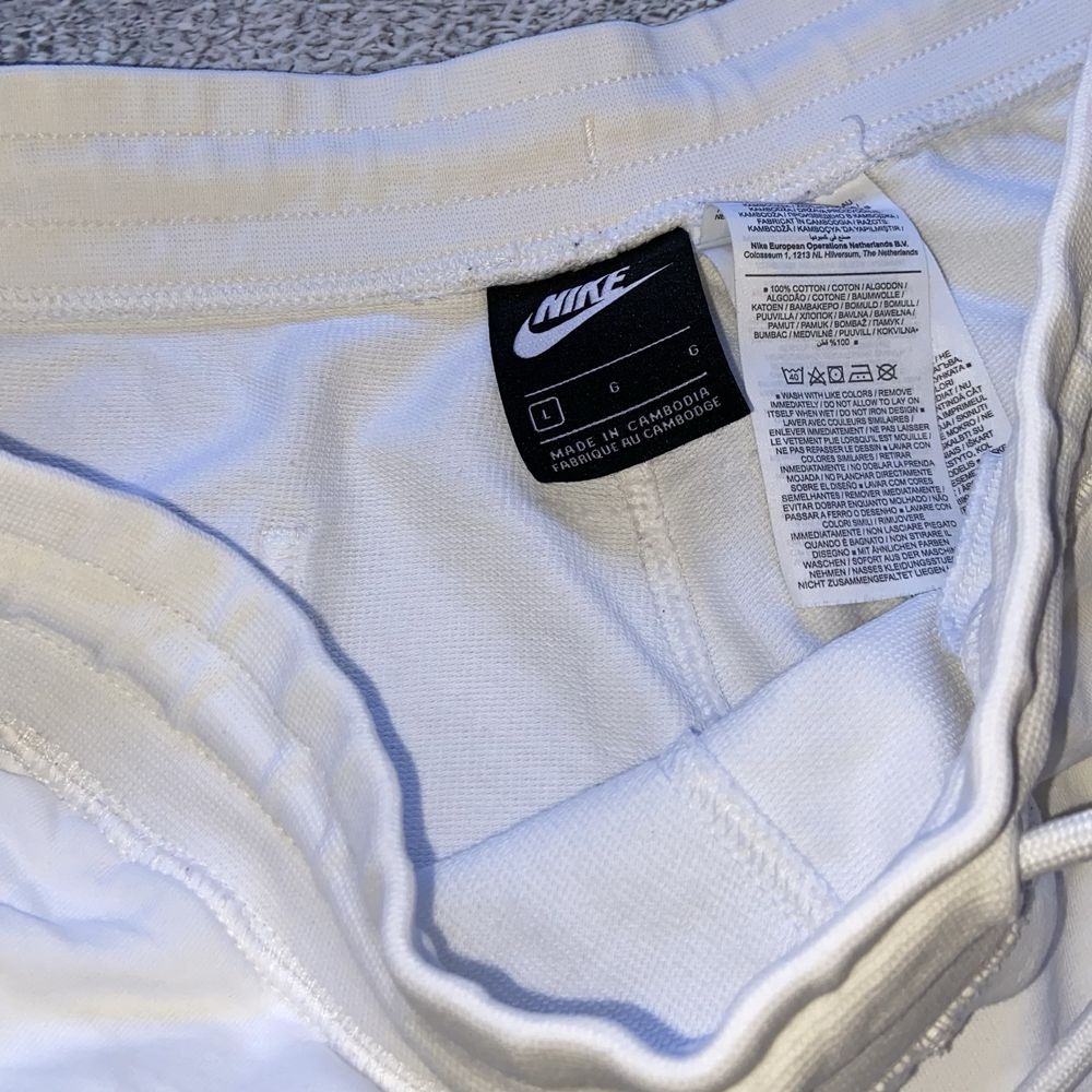 Оригінальні шорти Nike Big Swoosh розмір M-L