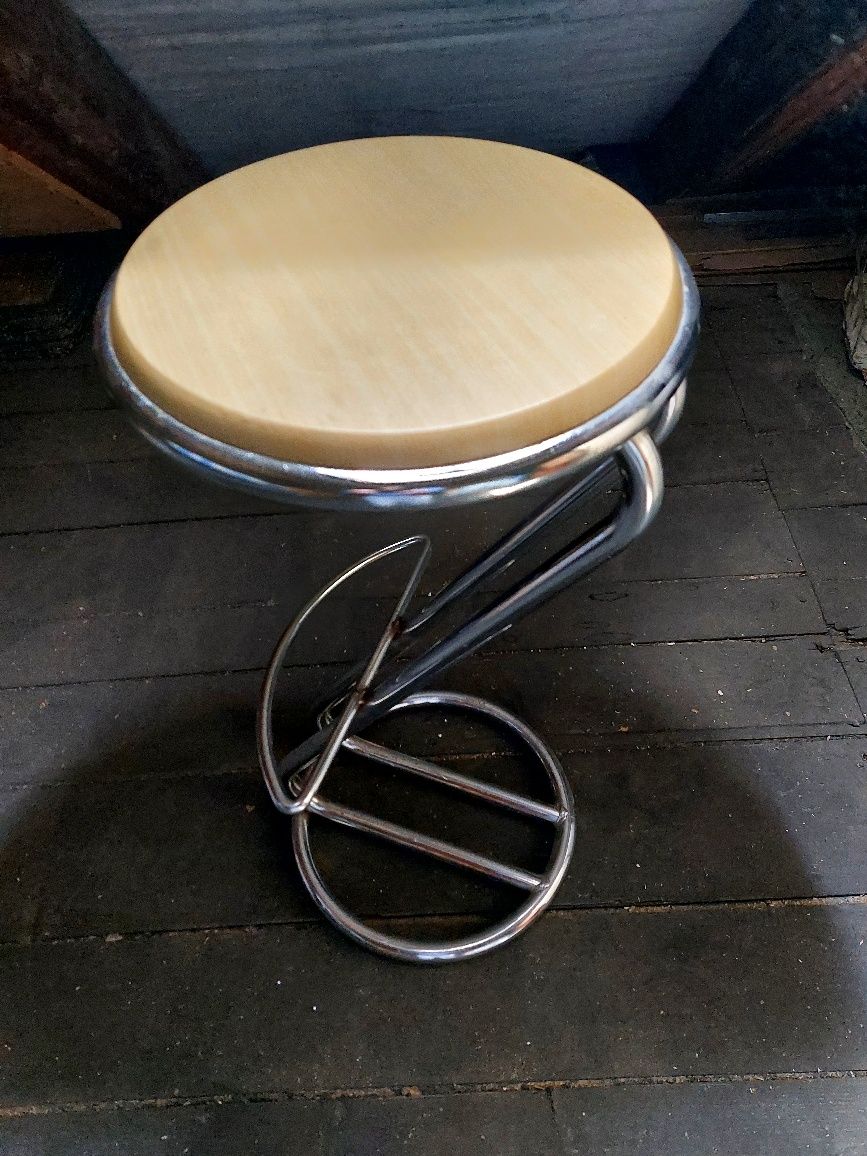 Stolik barowy  sprzedam75 cm i 33 cm