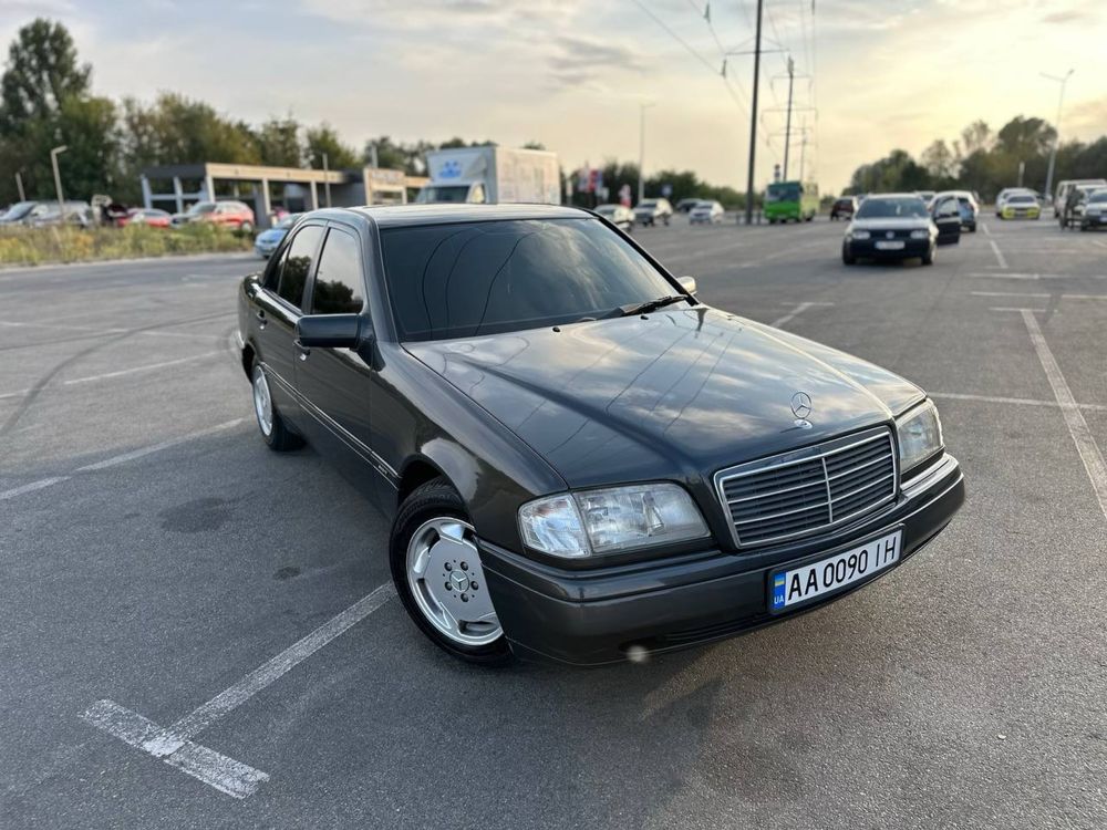 Mercedes-Benz C 220 комлектація sport