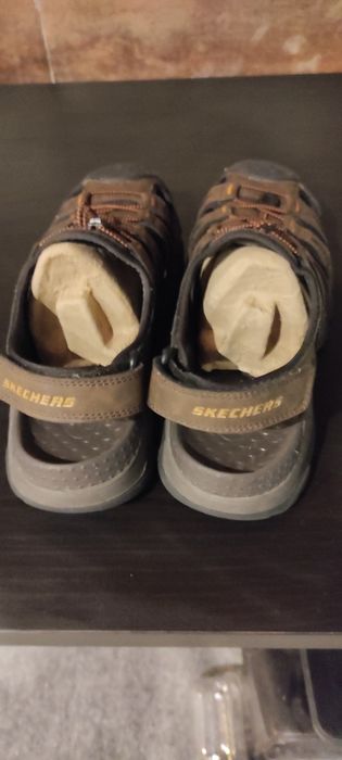 Sandálias Skechers 42