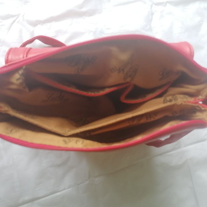 Torebka czerwona skóropodobna