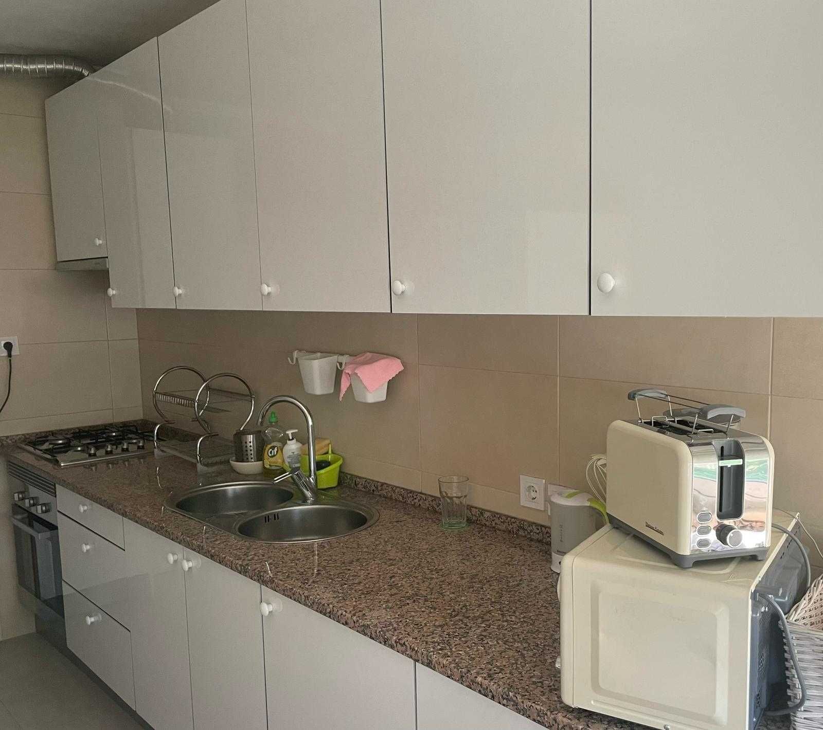 Quarto para para mulher em Alfornelos.