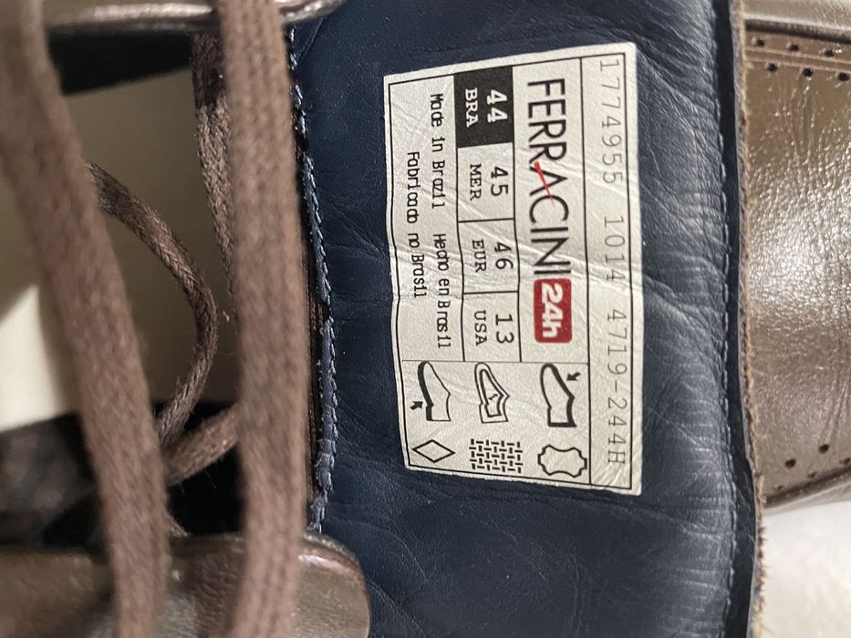 Sapatos em pele nº 46 “FERRACINI”