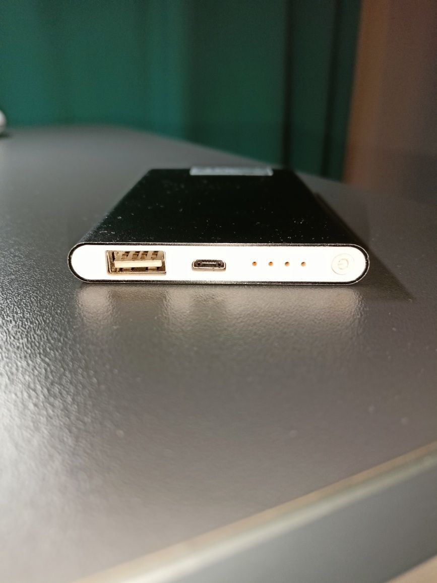 Powerbank Vacoss 5000 mAh slim pendrive 16GB.