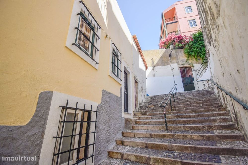 T1 Duplex totalmente renovado junto ao Castelo!