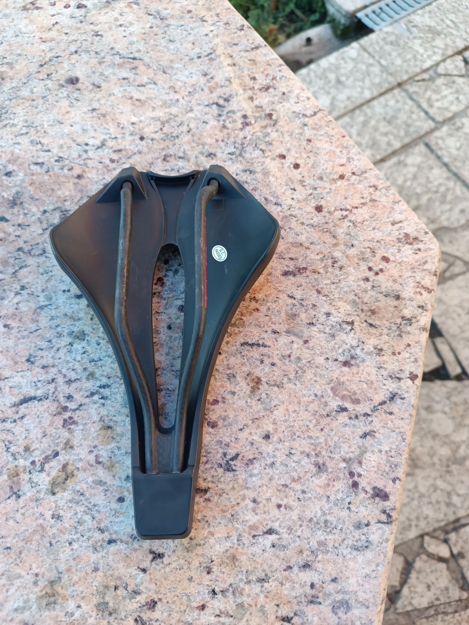 Selim carris carbono 143mm
