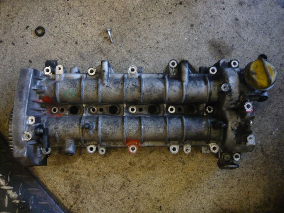 Pokrywa zaworów 55182898 Opel Astra H Vectra C Zafira B