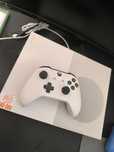 Zestw Xbox one S + 2 Pady +  Monitor HP LED 27 cali 527 SH FHD IPS 
1/