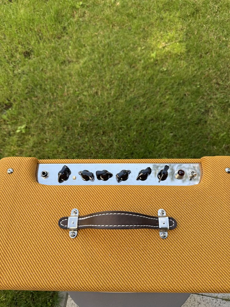 Combo gitarowe Fender Blues Junior