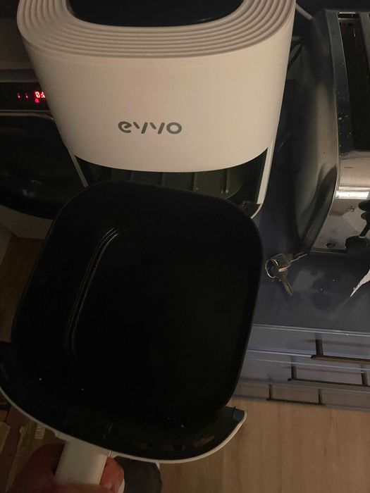 Airfryer Evvo quase novo