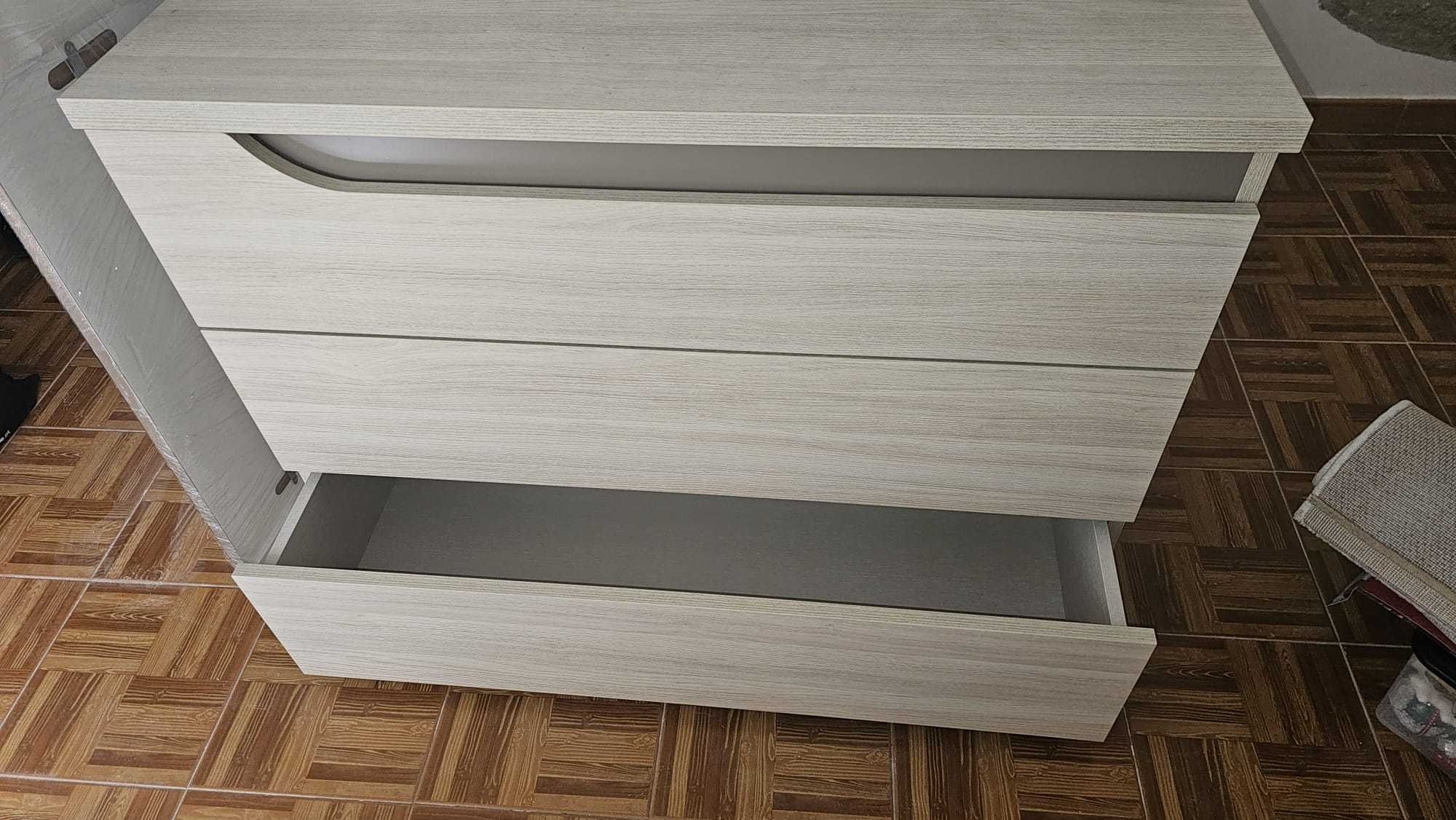 Cómoda  de 3 gavetas mais espelho