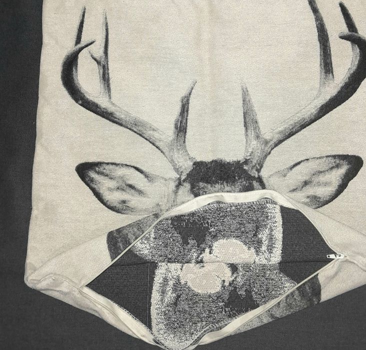 Наволочка декоративная на диванную подушку