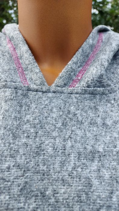 bluzka z kapturem dresowa szara kangur rozmiar 33/34 firma BEMORD