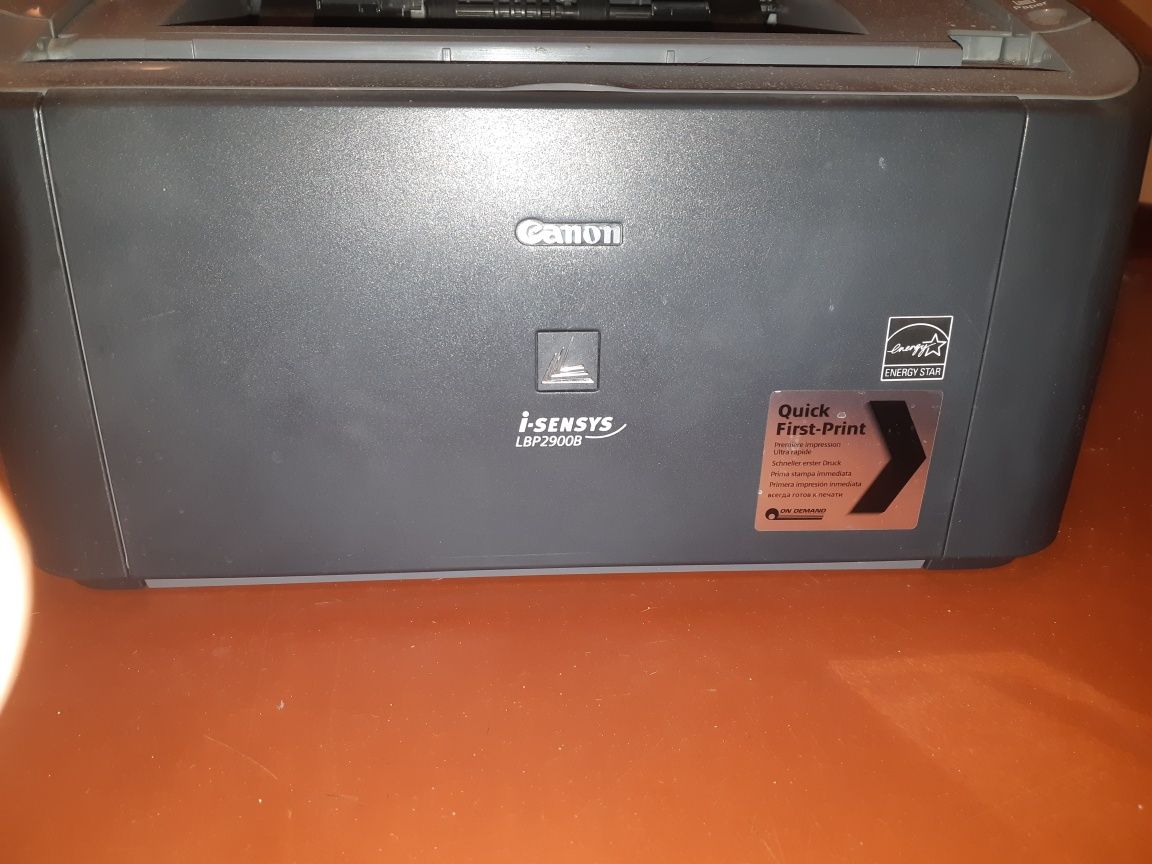 Продам  лазерный принтерCanon lbp2900b