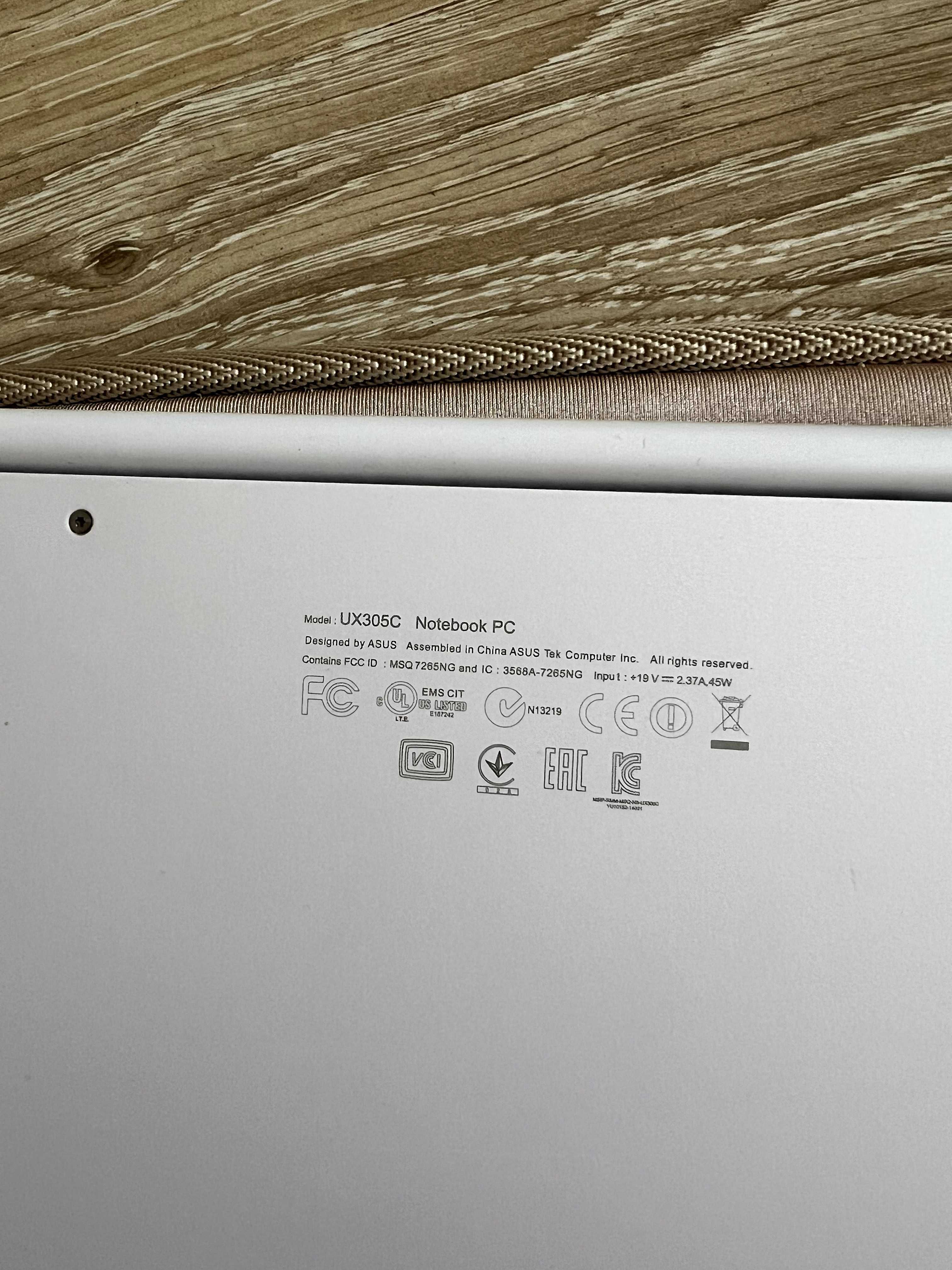 Ноутбук Asus UX305C + мышка, чехол и зарядное устройство