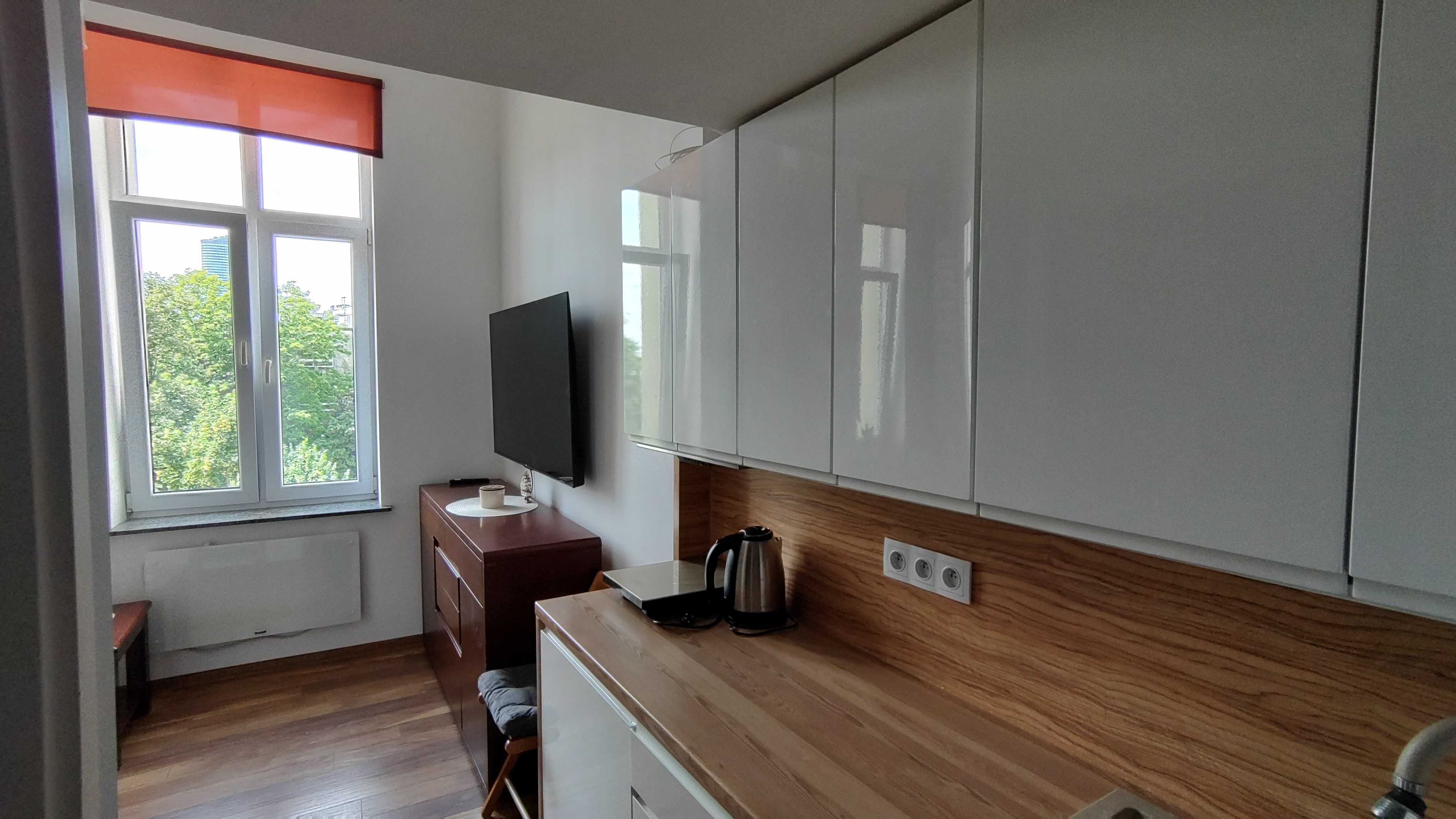 Kawalerka SKYTOWERVIEW przy galerii Wroclavia z antresolą