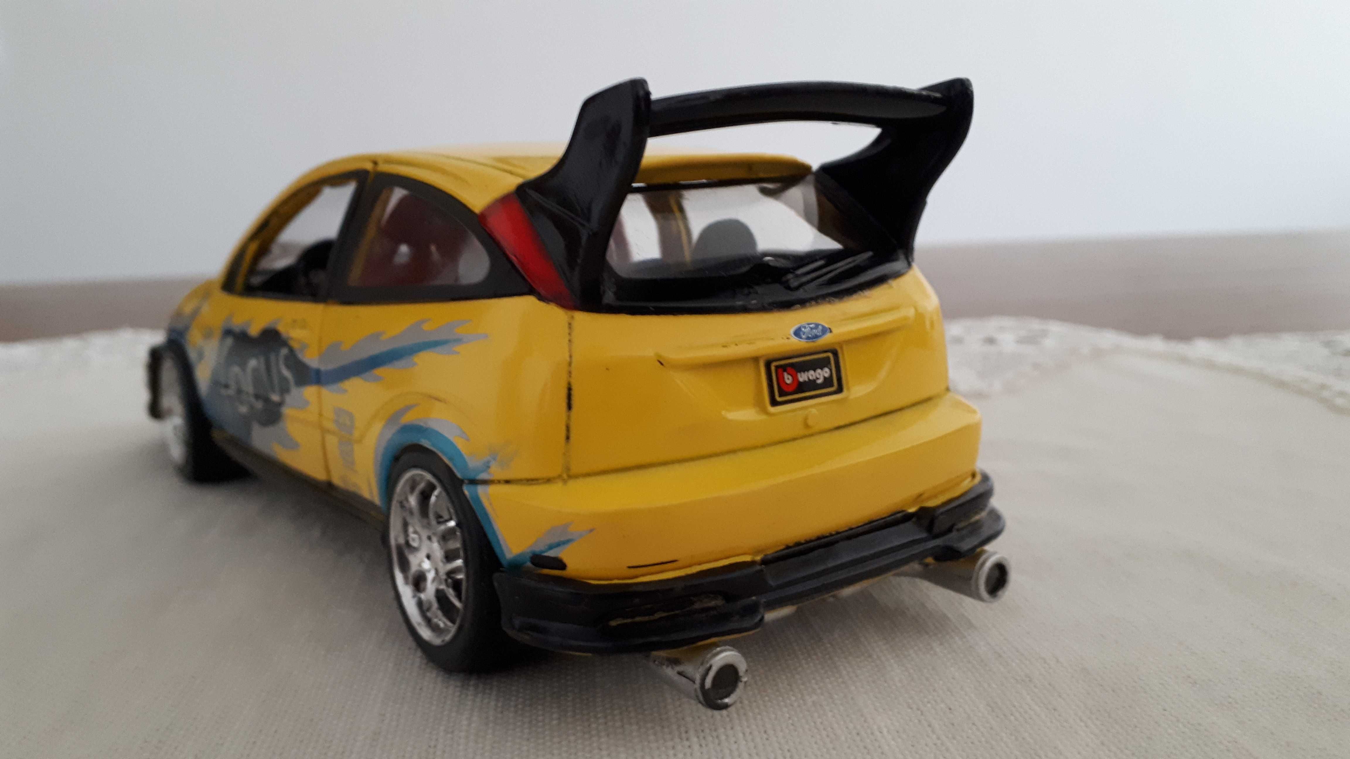 Carro Ford Focus, escala 1:24, BAIXA DE PREÇO!