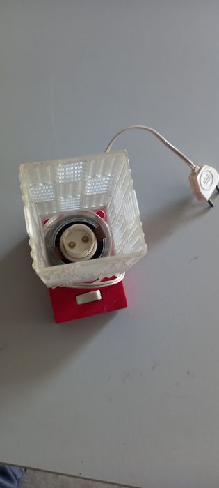 Candeeiro antigo em excelente  estado de conservação.