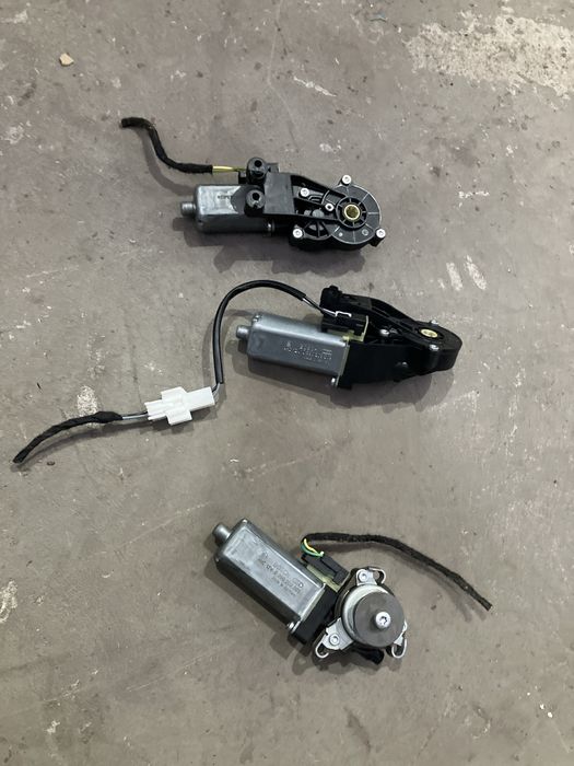 Mercedes-Benz W211 - silniczek regulacji fotela lewy