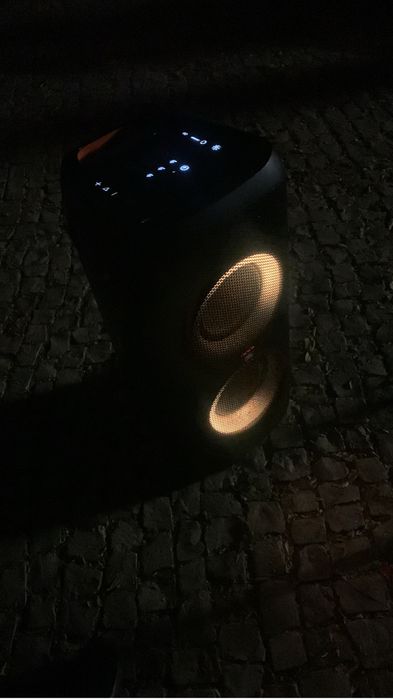 JBL Party box 310 em excelente estado